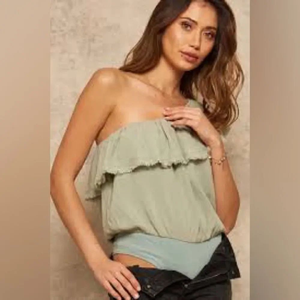Anthropologie Promesa Green Ruffled Asymmetrical Bodysuit